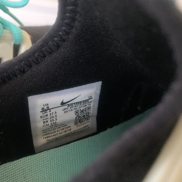 Nike Shoes - Picture 6 of 8